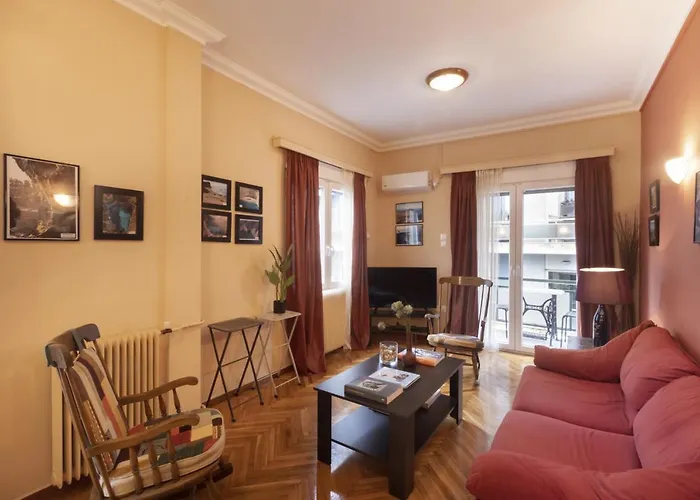 Prime Location 2 Bedroom Apt Next To The Acropolis