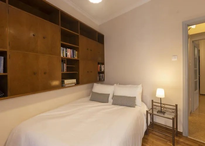 Prime Location 2 Bedroom Apt Next To The Acropolis